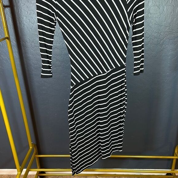 Lulus Knee-length Black and White Sheath Dress with Long Sleeves - Picture 4 of 4